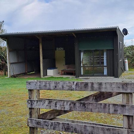 Kiwi Cabin And Homestay At Koru With Hot Tub Barrytown Extérieur photo