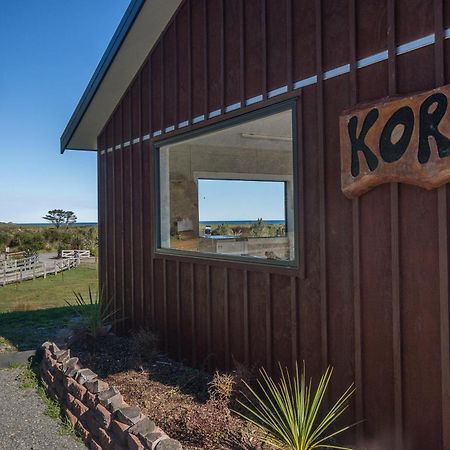 Kiwi Cabin And Homestay At Koru With Hot Tub Barrytown Extérieur photo