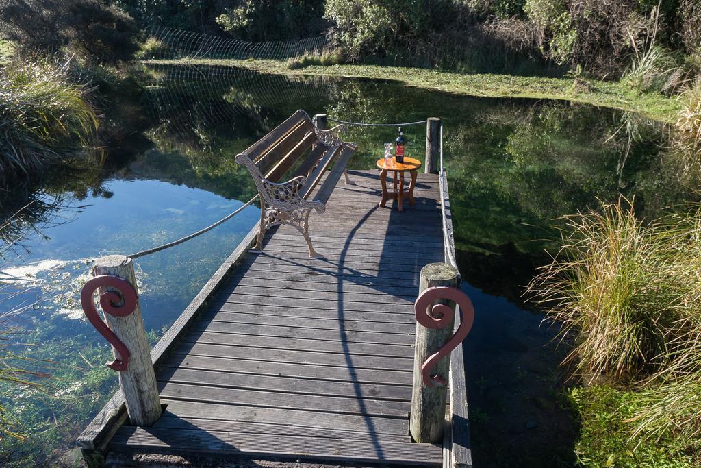 Kiwi Cabin And Homestay At Koru With Hot Tub Barrytown Extérieur photo