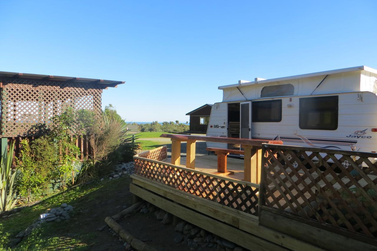 Kiwi Cabin And Homestay At Koru With Hot Tub Barrytown Extérieur photo