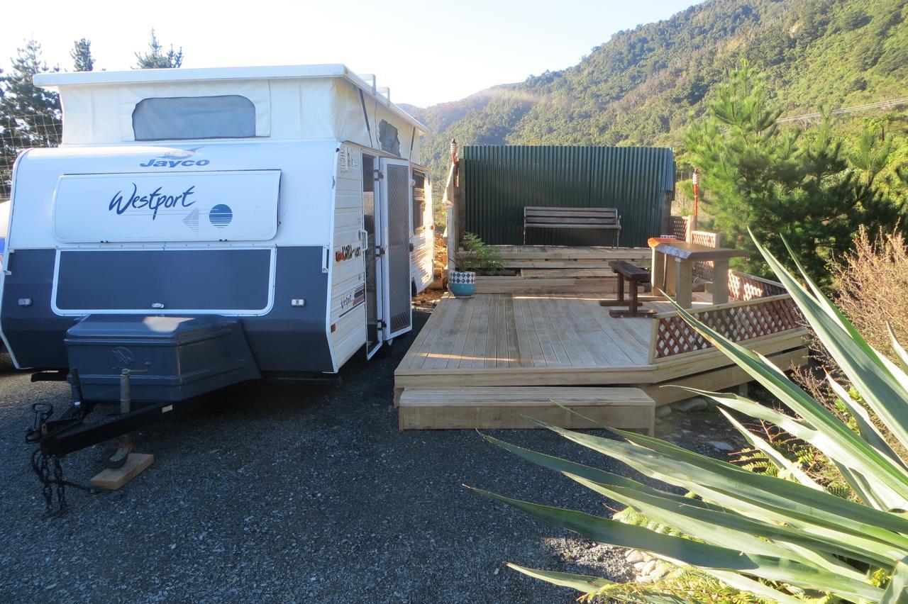 Kiwi Cabin And Homestay At Koru With Hot Tub Barrytown Extérieur photo